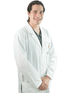Doctor Danilo Giusto especialista en corona dental de zirconio